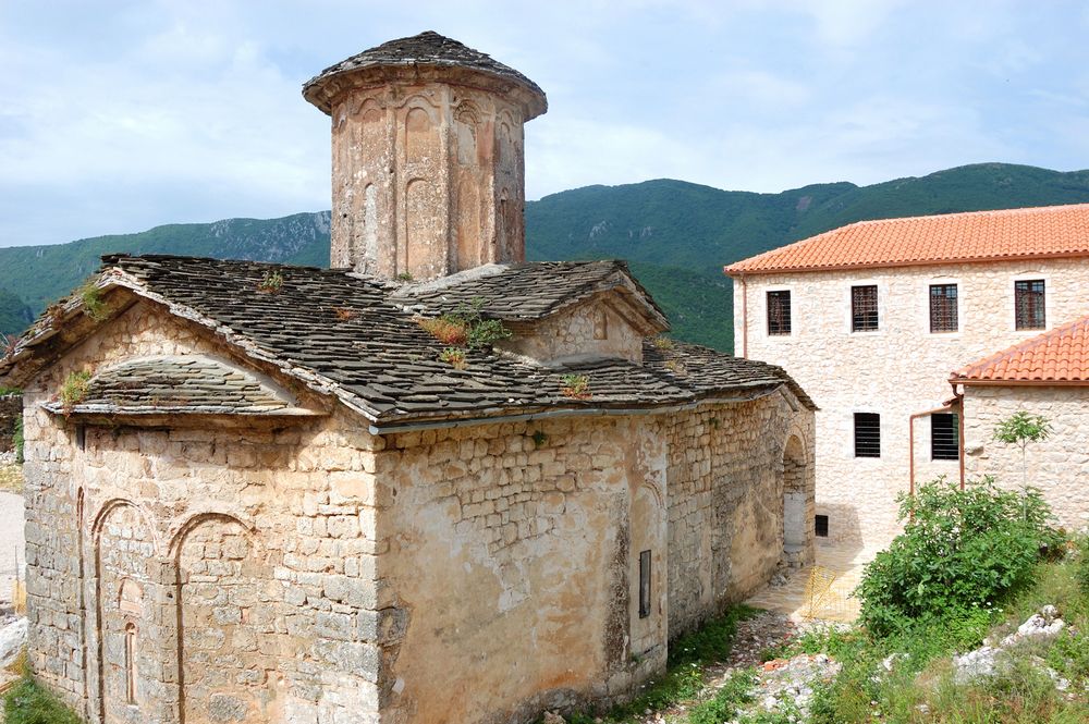 dimos pogoniou