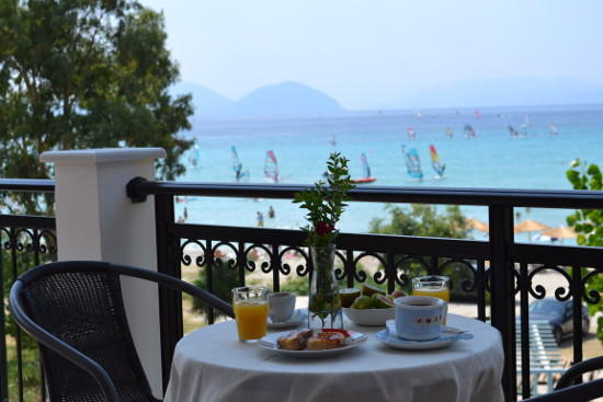 maistrali lefkada
