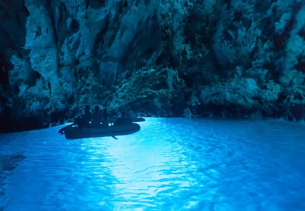 blue-Grotto-Bisevo