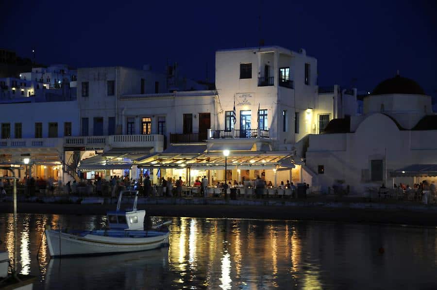 mykonos-by-night