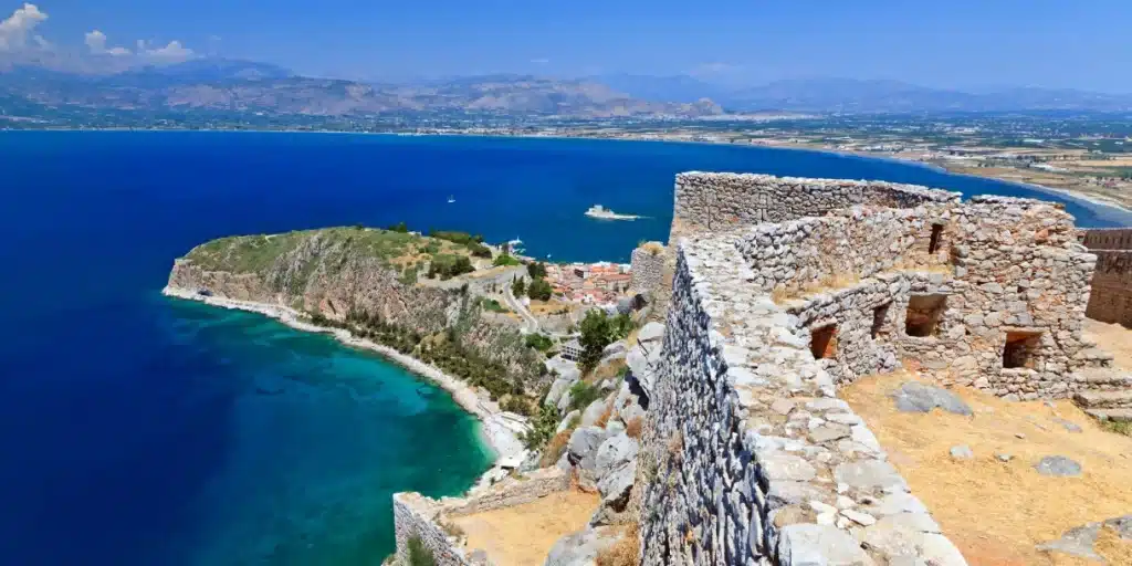 Road trip στην Πελοπόννησο: ένας μοναδικός συνδυασμός ιστορίας και παραλιών!                                                                                                                                                                 